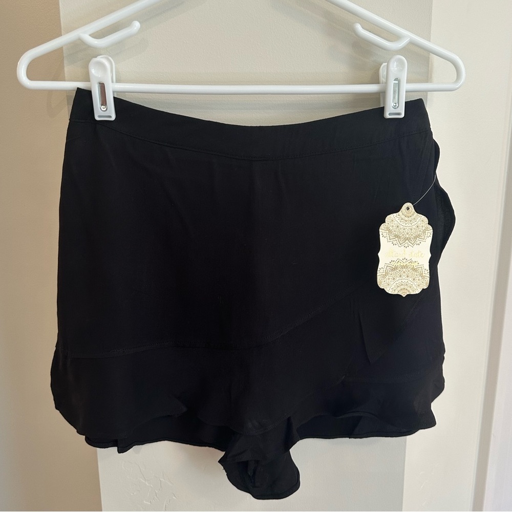 NWT Altard State black ruffle skort